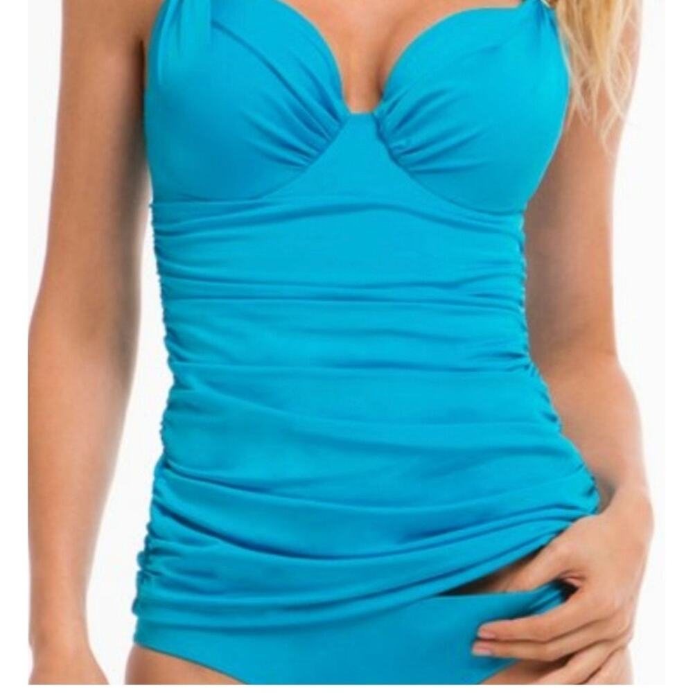A. Che Amalfi Ruched Tankini Size T3 Fits 32D, 34C, 36B